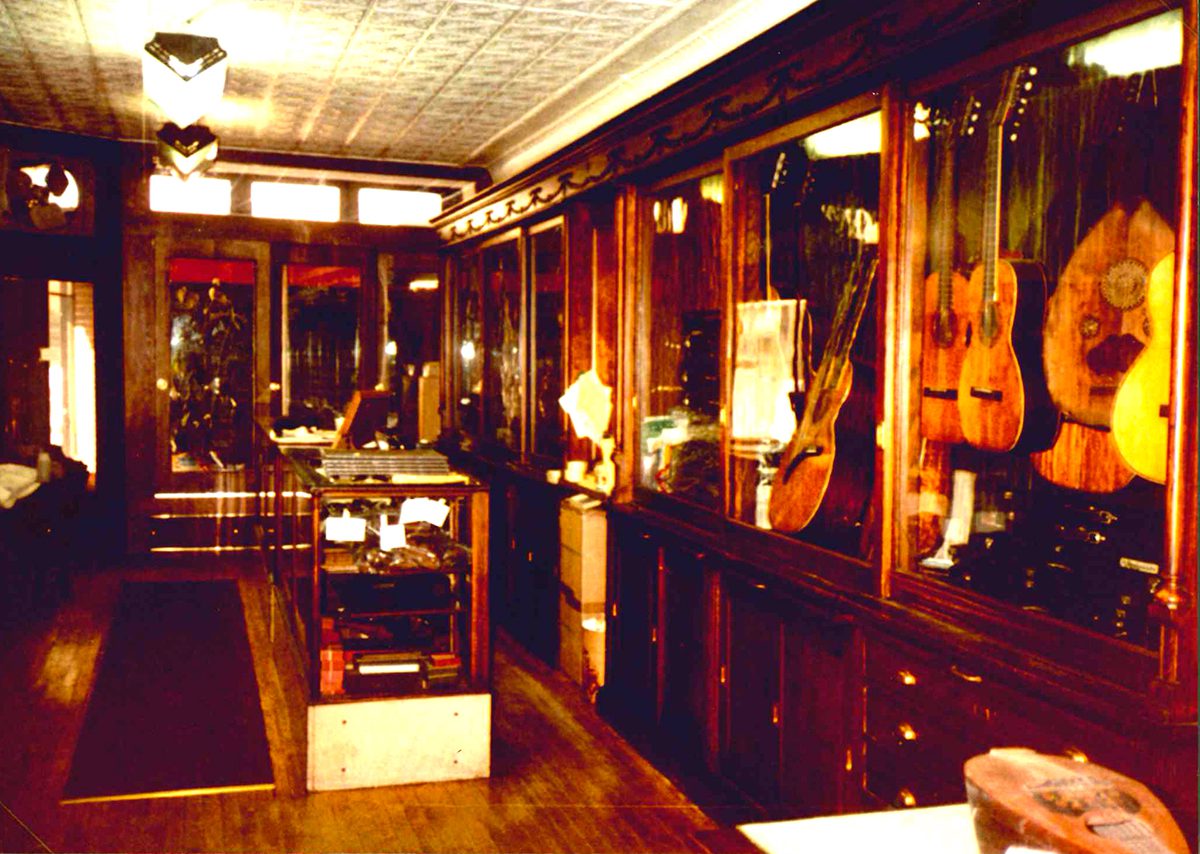 Grandpas violin shop